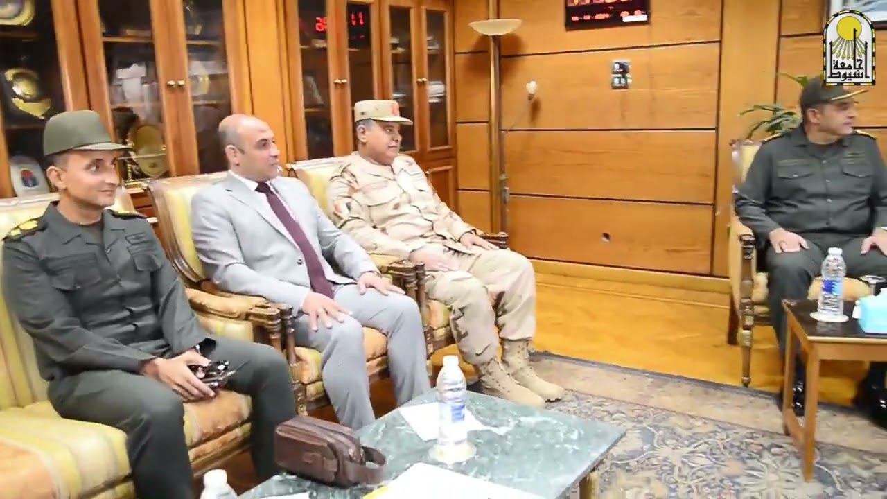 الدكتور أحمد المنشاوي رئيس جامعة أسيوط يستقبل اللواء عمرو أحمد جميل قائد المنطقة الجنوبية العسكرية
