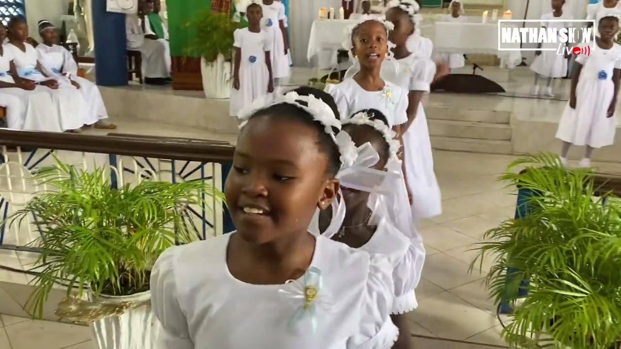 Mimes chant 🎵 de remerciement à l’occasion de la cérémonie eucharistique
