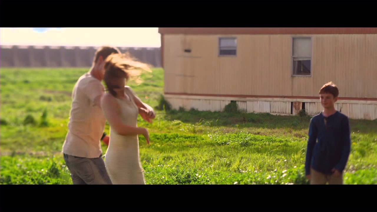 The Host - Film Clip - Kissing in the Rain