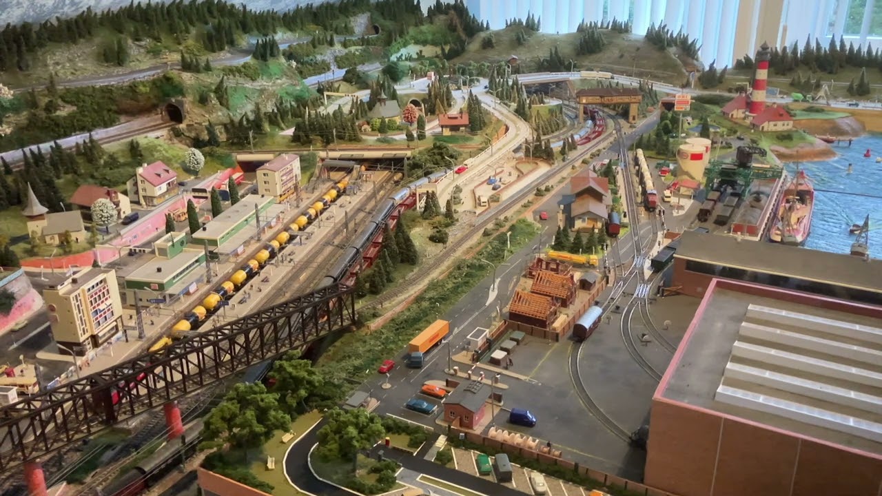 Modelspoorbaan schaal N, N-scale model railway, Modelleisenbahn N-Spur