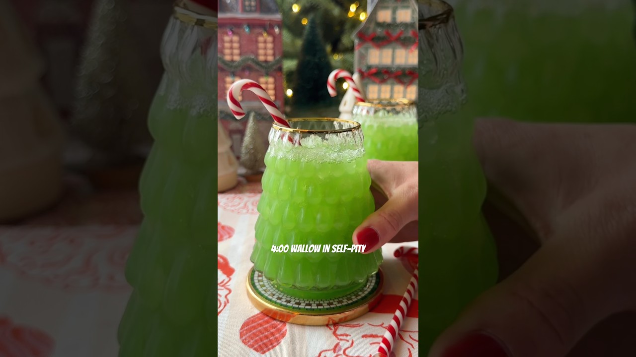 The Grinch Cocktail #cocktails #recipe #christmas #grinch