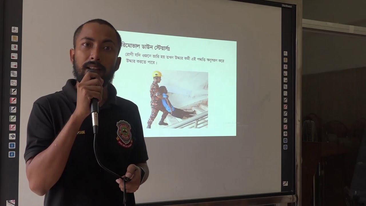 ১০ টি জরুরী উদ্ধার পদ্ধতি  এবং পাম্প অপারেটিং কিভাবে করা হয় তার ব্যবহারিক ক্লাস দেখানো হচ্ছে
