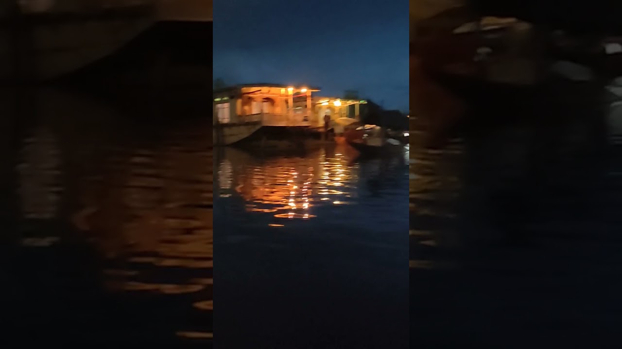 Dal Lake at night view#shorts#villagegallivlogs #dallake #dallakesrinagar #travel #trip