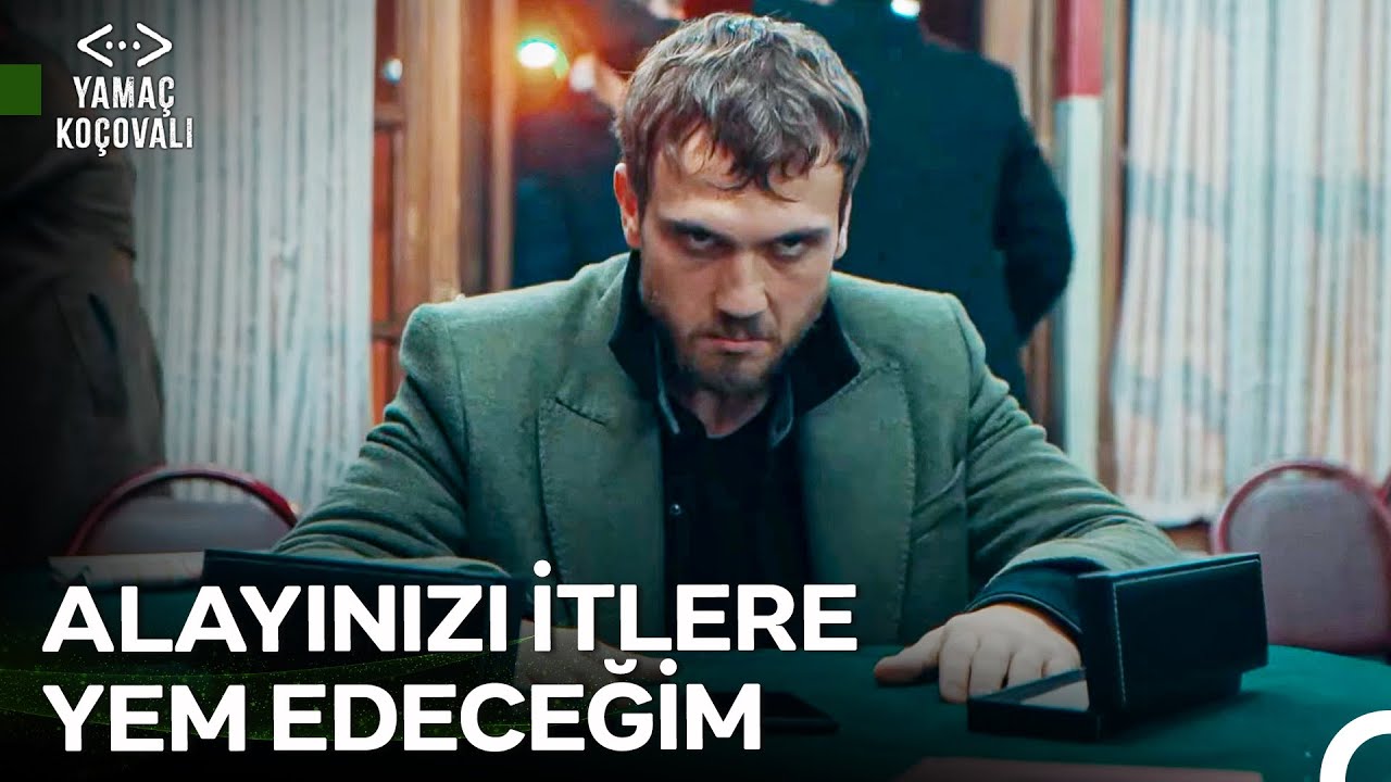 Efsun ve Nehir Erdenet Köpeğinin Elinde
