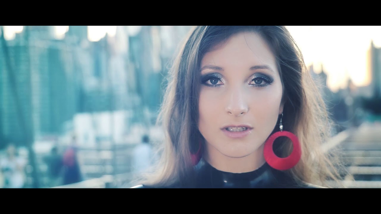 Ricci Tauscher – „KOMM WIR HALTEN HEUT‘ DIE WELT AN“  (Club-Mix by DJ Tapestop) 🎤👠💙 ⭐