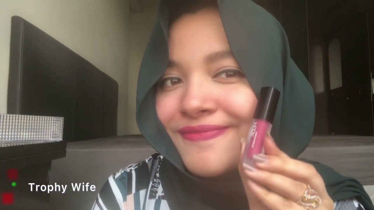 HUDABEAUTY LIQUID MATTE LIPSTICK REVIEW | LIP SWATCHES || Trendsetter, Icon, Trophy wife 💄
