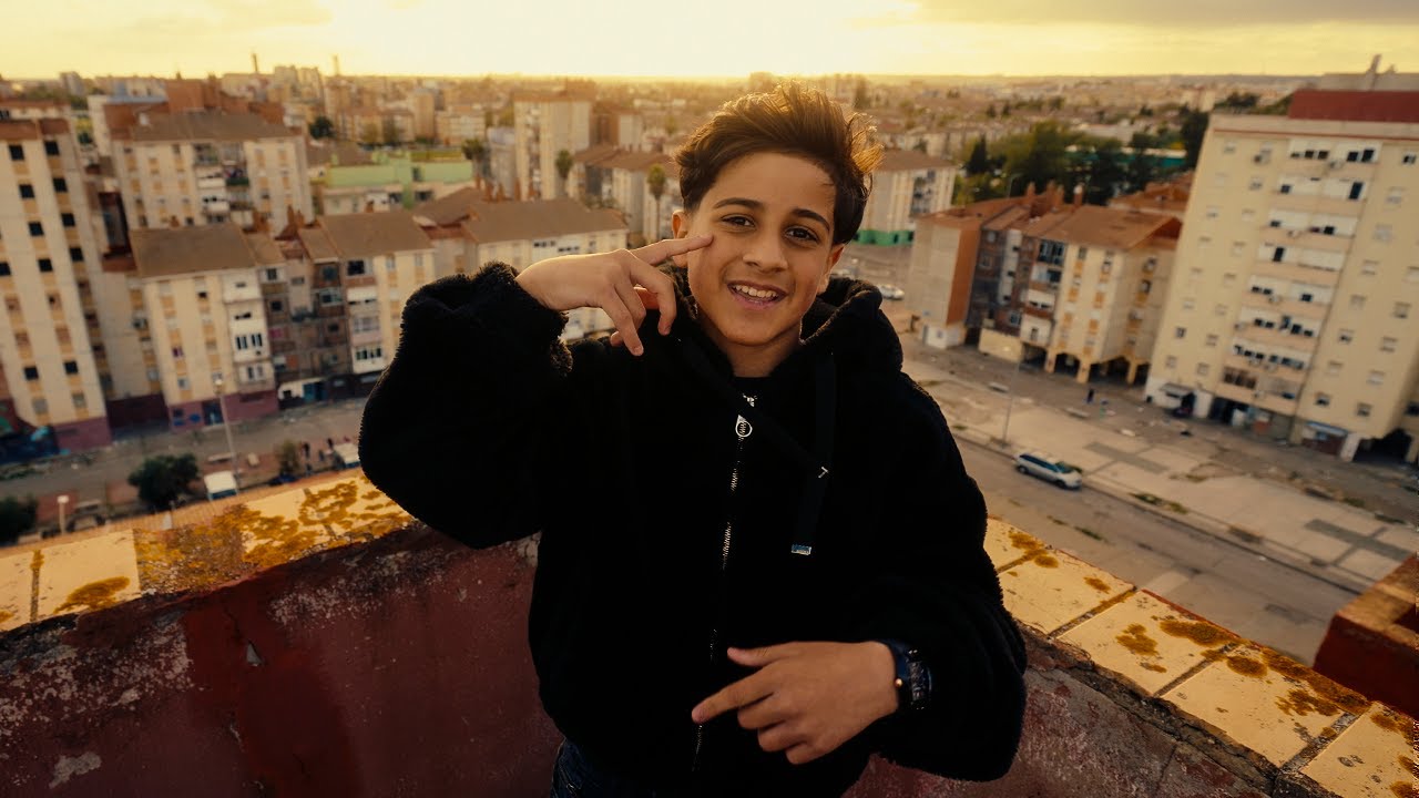 ELAMA - Un Amor a 3000 (Video Oficial)