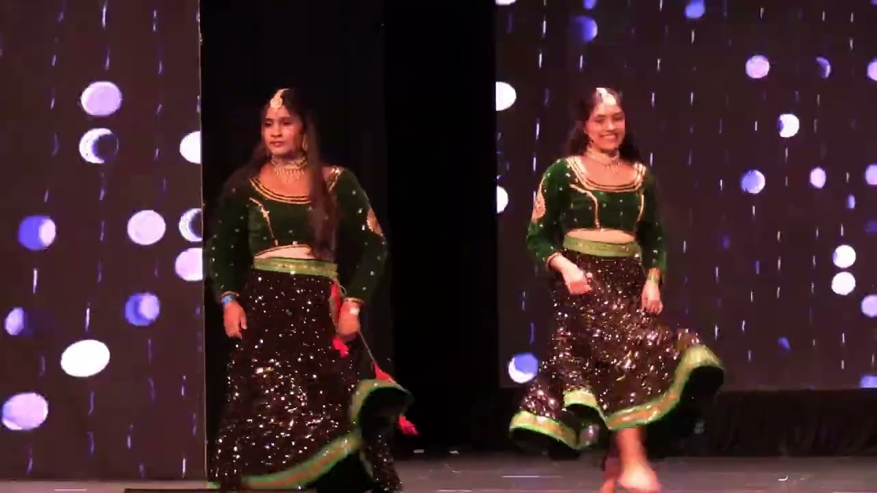 Fusion Dance 💃 #bollywoodfusion#tamilsong#stageshow#fusiondance#hindisongs#dancedance#melam2025#fypシ