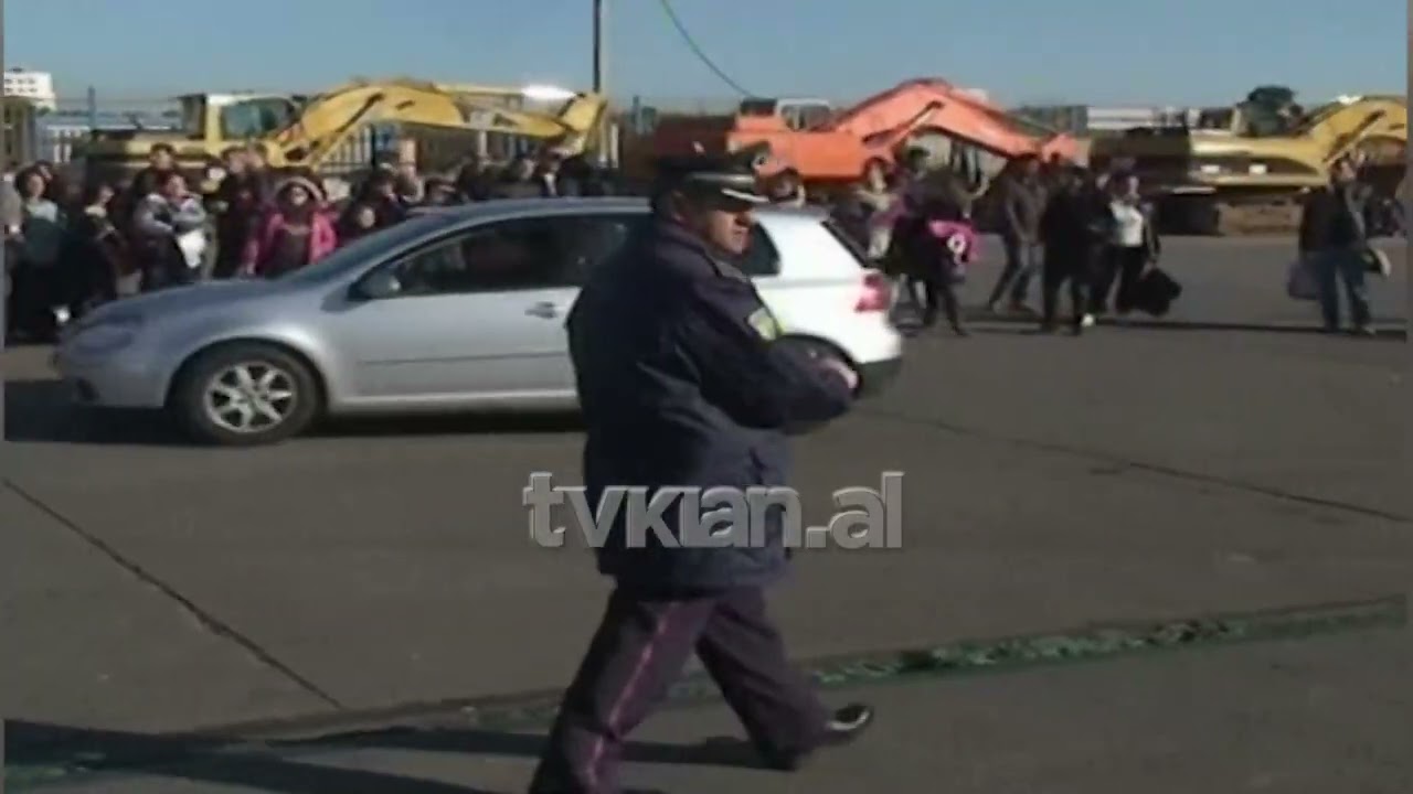 Heqja e doganës rrit importin e automjeteve në Shqipëri-(9 Mars 2012)