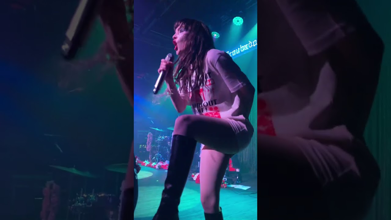 Lauren Mayberry - Crocodile Tears Live Troubadour Los Angeles ￼