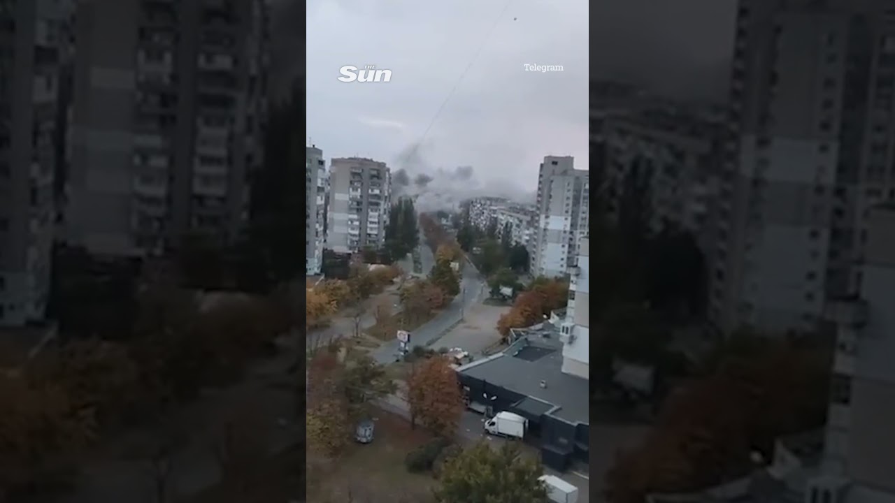 Terrifying moment Russia strikes Ukrainian city of Kherson with rocket barrage #ukraine #ukrainewar