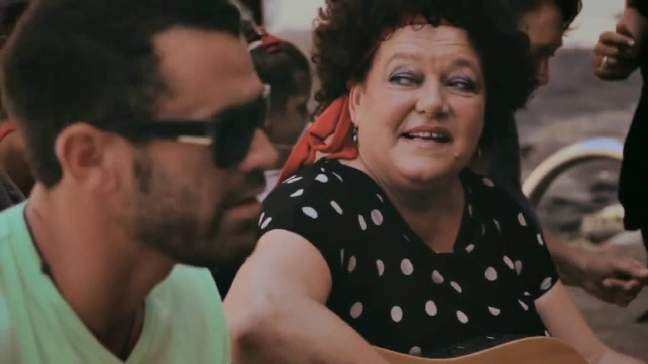 לאה שבת - התרחקתי מהשירים | הקליפ הרשמי