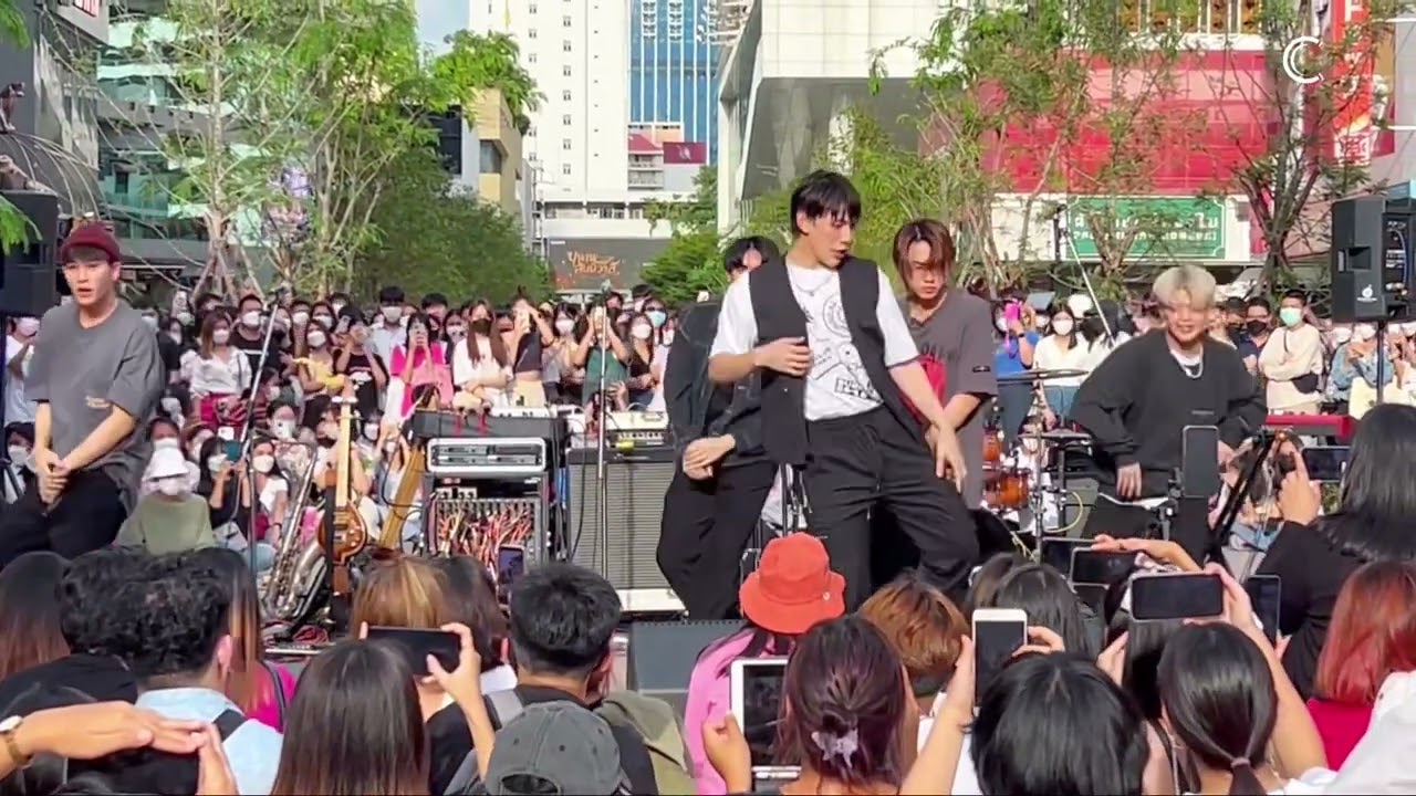 [220626] TASTE ME - LAZ1 : Walking Street Siam Center