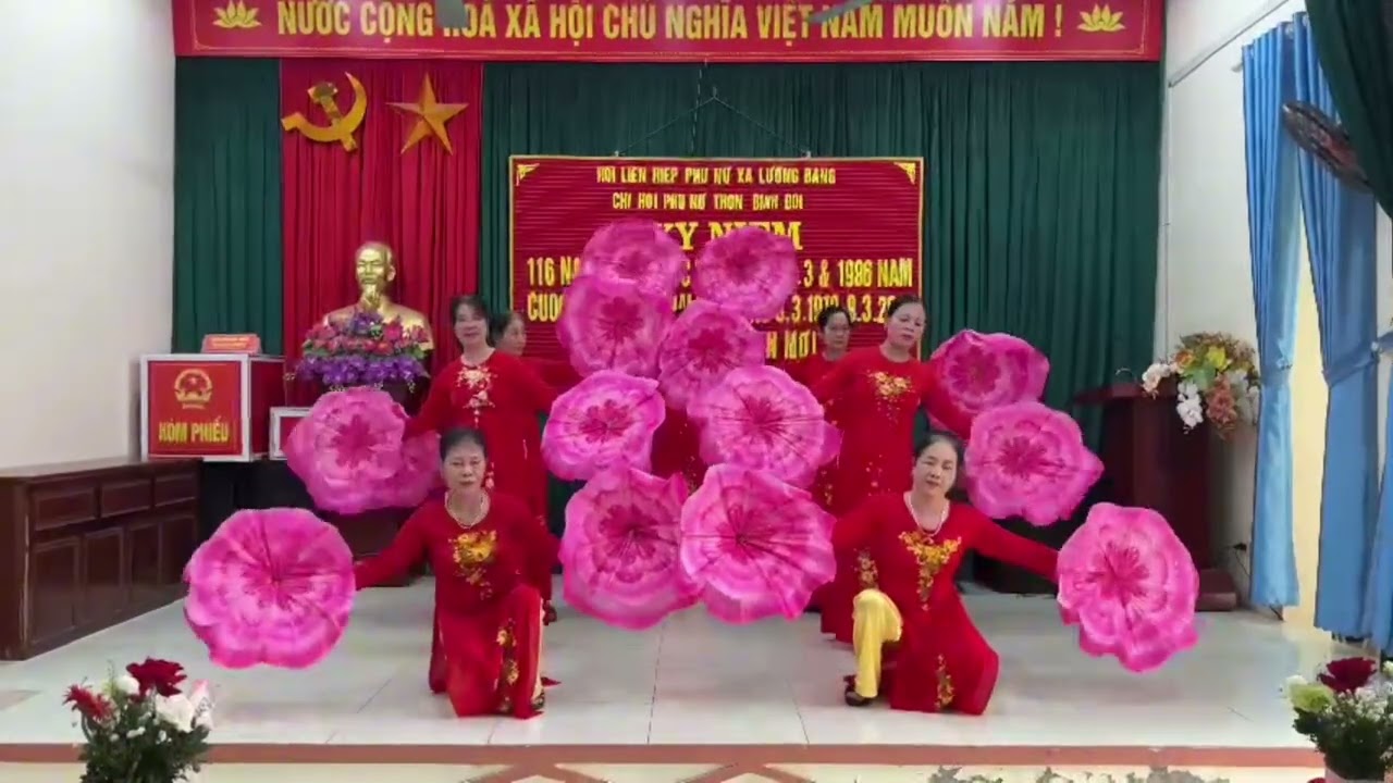 Văn nghệ kỷ niệm ngày quốc tế phụ nữ 8/3 của hội phụ nữ thôn Bình Đôi 