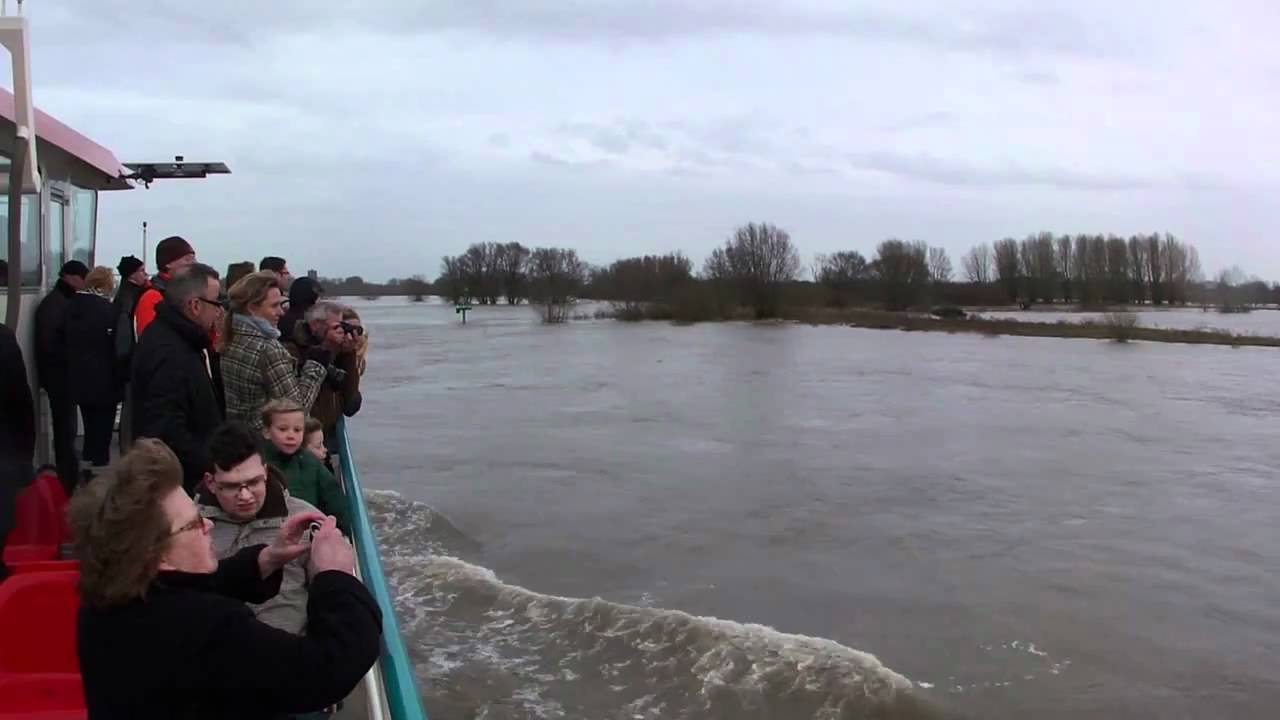 Hoogwater-Rondvaart Gorinchem 15 januari 2011.wmv