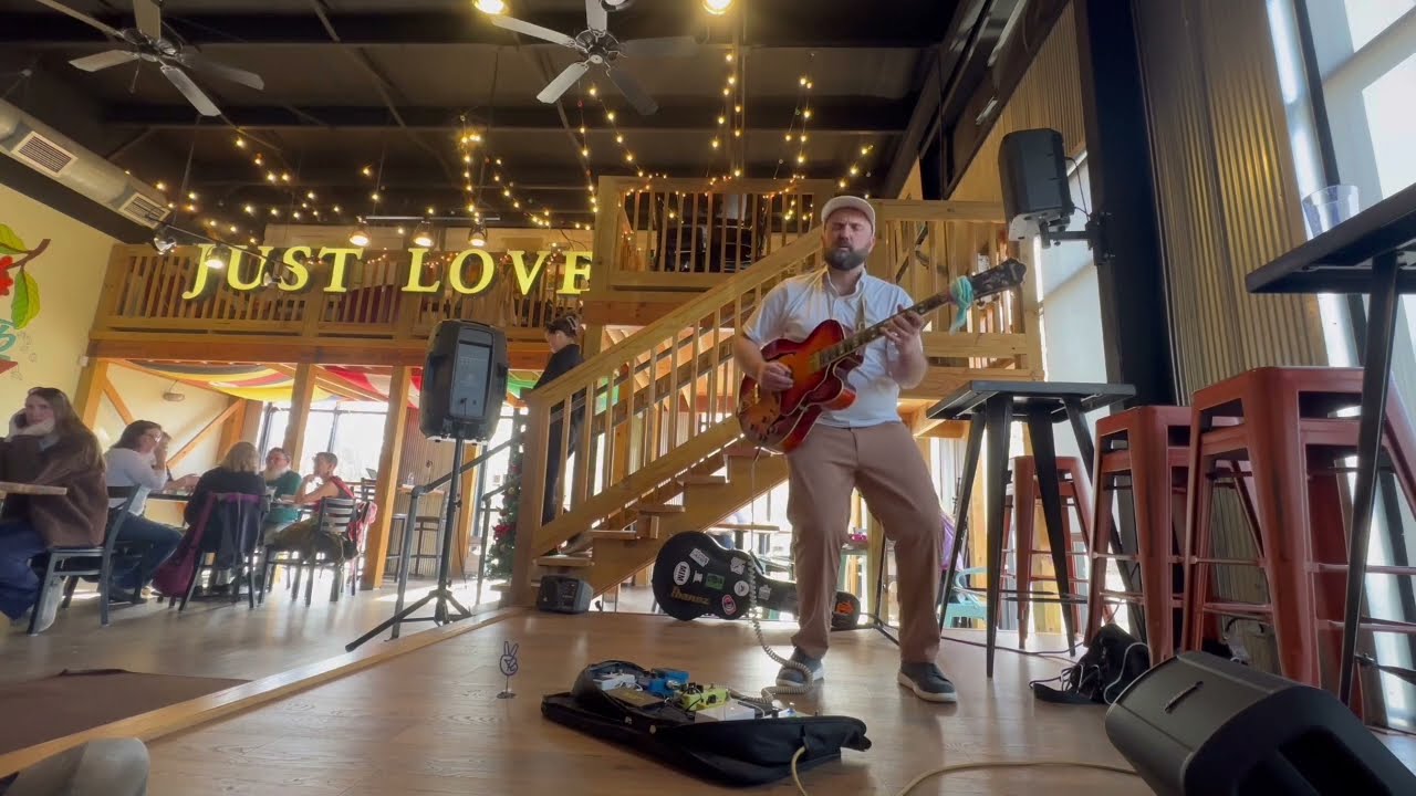 Live Just Love Coffee (East) - Live Coffee Shop Jazz & Instumental Music 1/5/26 