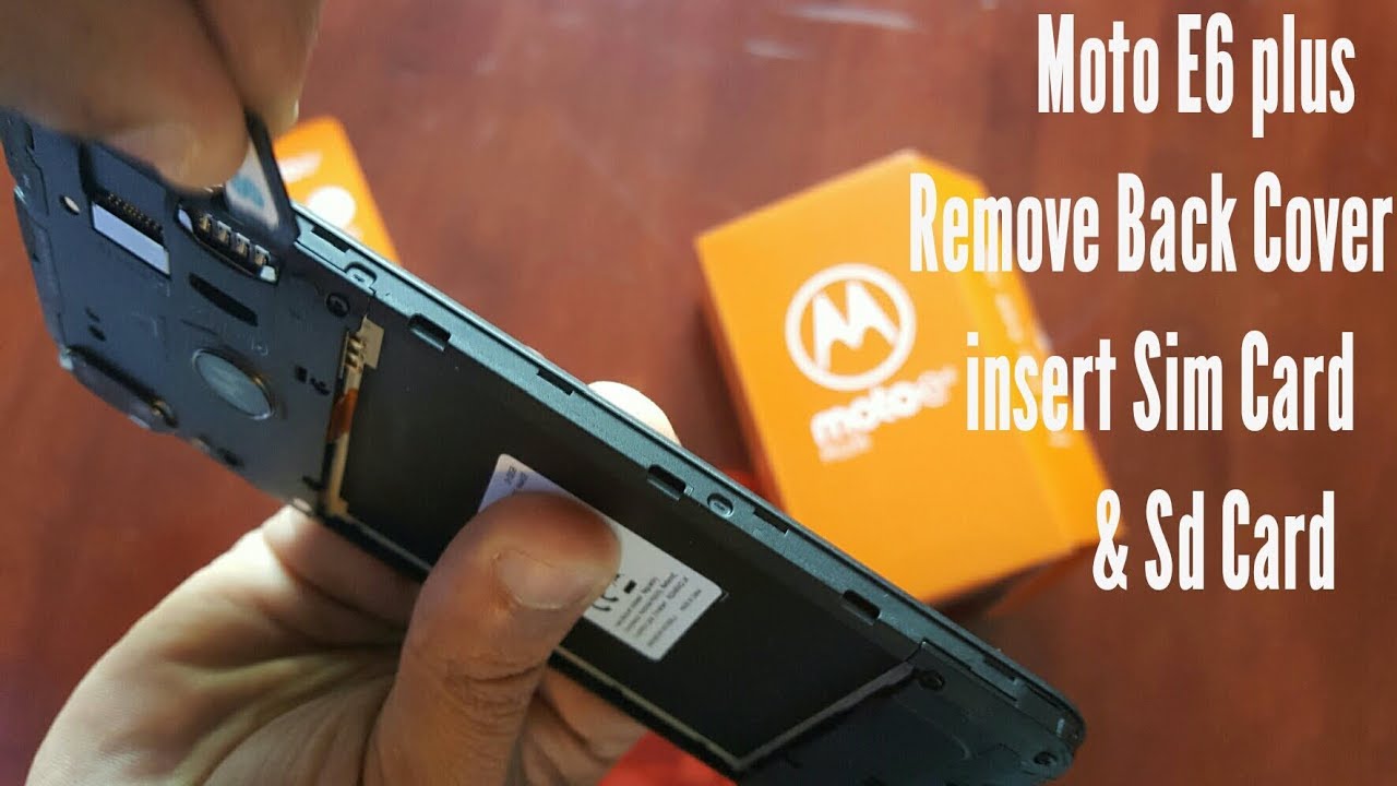 Motorola Moto E6 Plus Вставьте SIM-карту и карту Micro SD