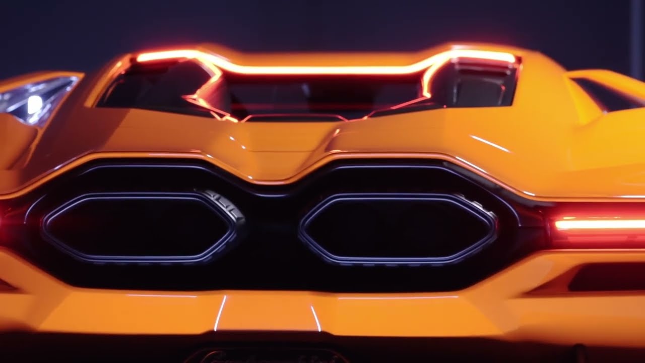 Lamborghini Aventador LP 780-4 ULTIMAE vs. Lamborghini Revuelto
