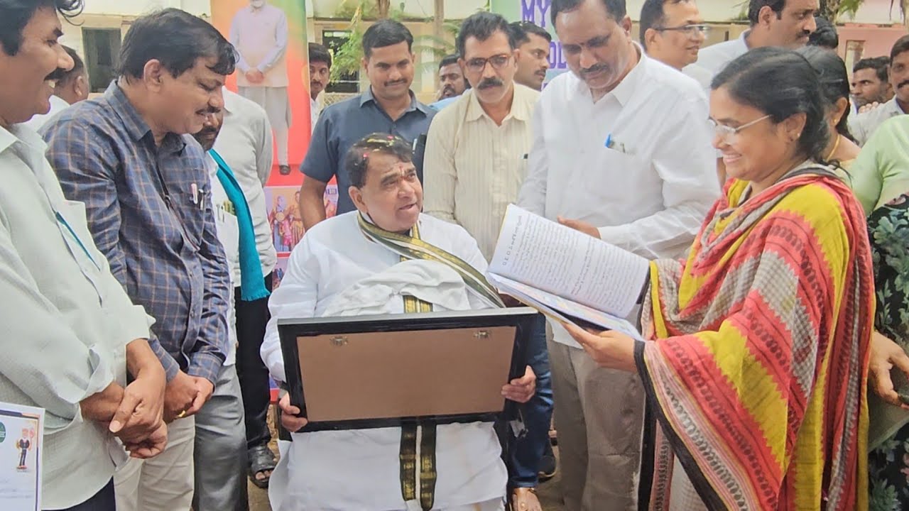 Minister Sri Parige Srinivas Reddy గారికీ తన బాల్యాన్ని గుర్తు తెప్పించిన బాల రామాయణంzphskotagiri