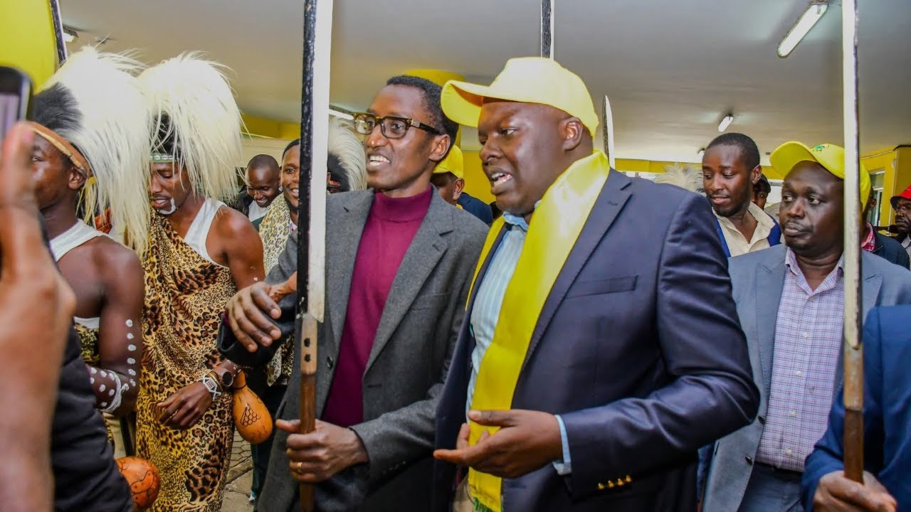 LIVE; UDA PARTY RECEIVING BUZEKI