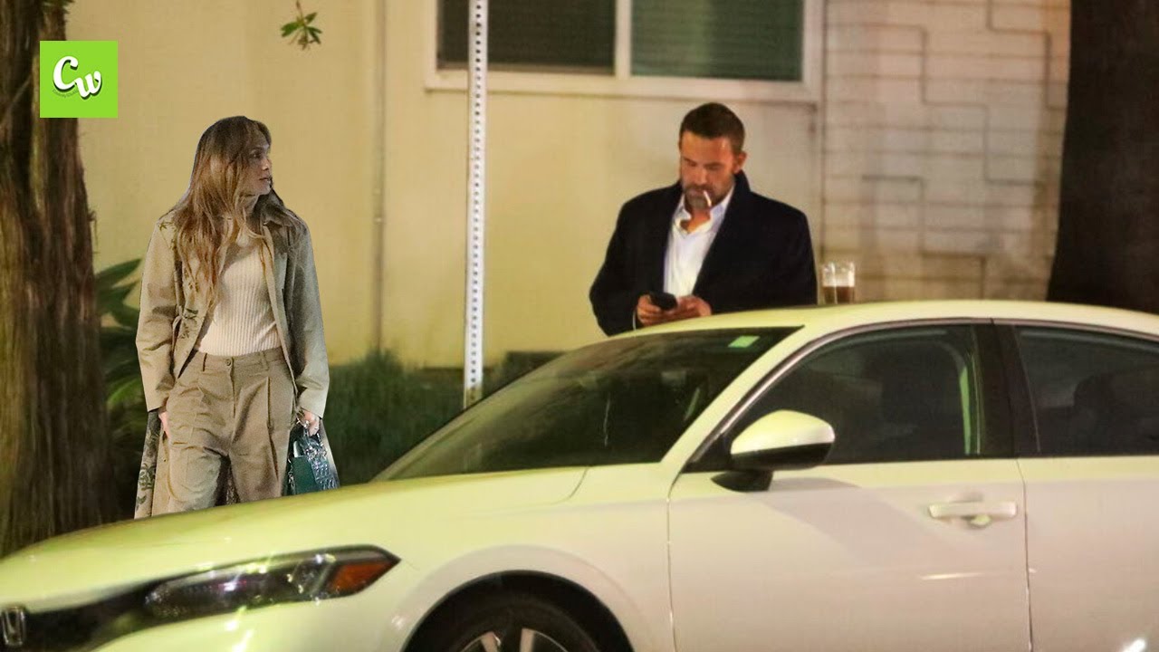 Ben Affleck looked tired as he smoked at His kids&rsquo; school play after reuniting with Jennifer Lopez