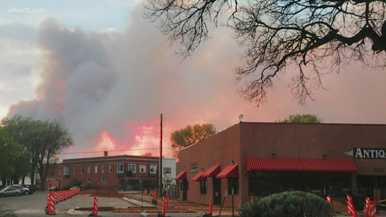 Wildfires threaten thousands of homes in southwest US