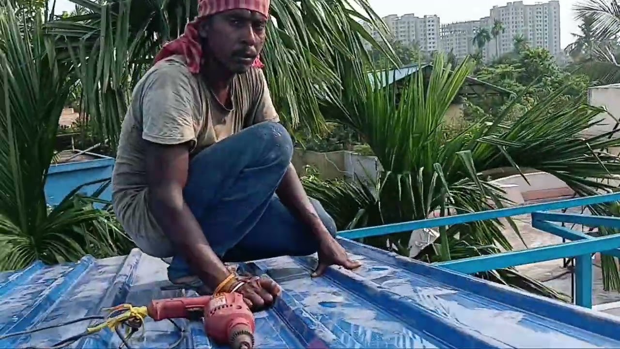 ছাদে সেডের কাজ করা হয়