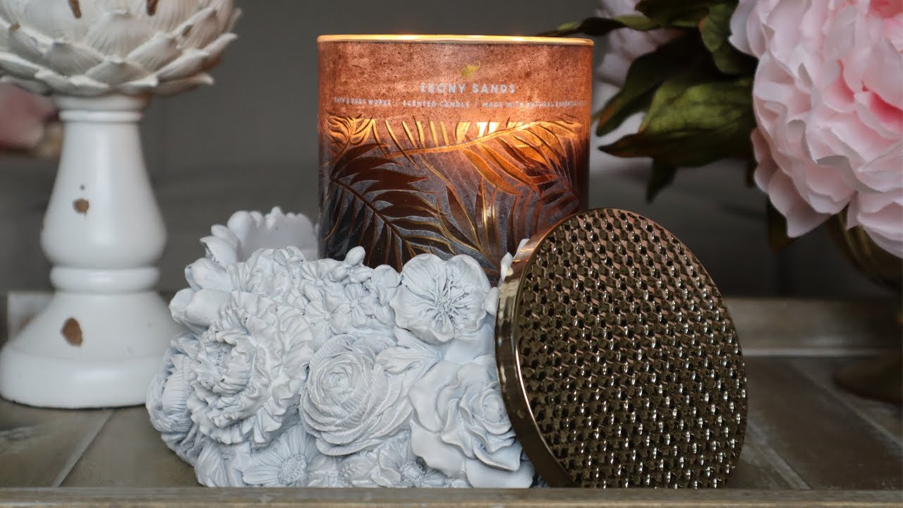 Candle Review: Bath & Body Works Ebony Sands (This one surprised me!)