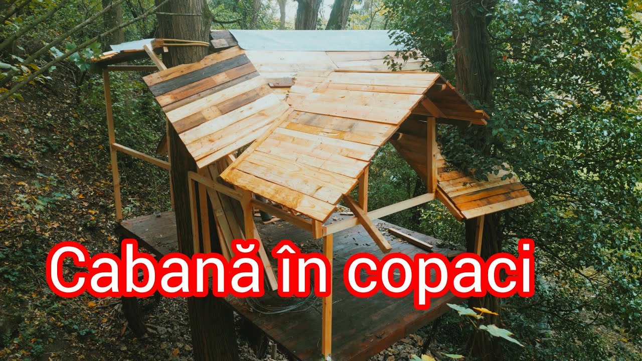 Treehouse Build in the Rain 🌲 | Am reușit să termin acoperișul cabanei mele DIY!