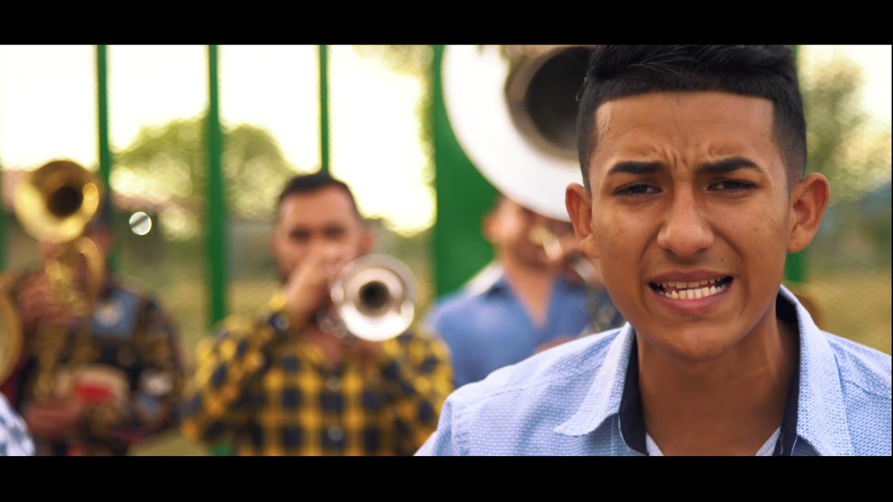 Aquí Ando De Nuevo - Banda Lagunera