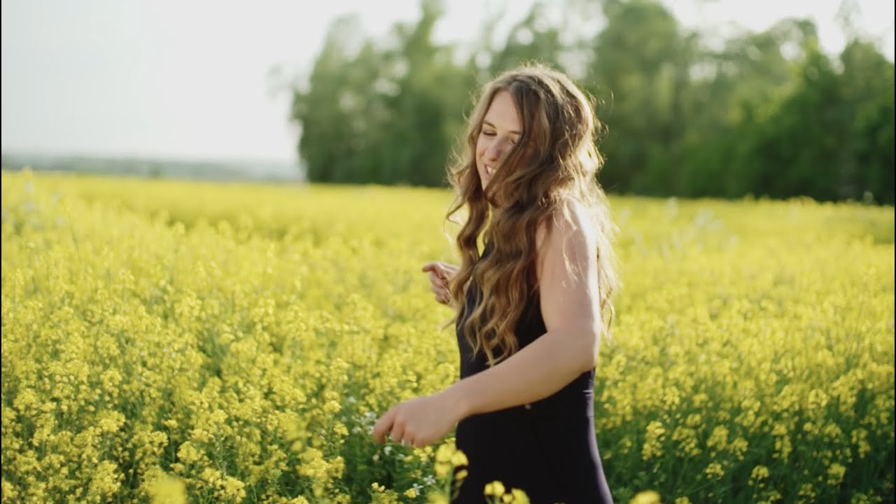 Marieke van Ruitenbeek - Bloos maar (officiële videoclip)