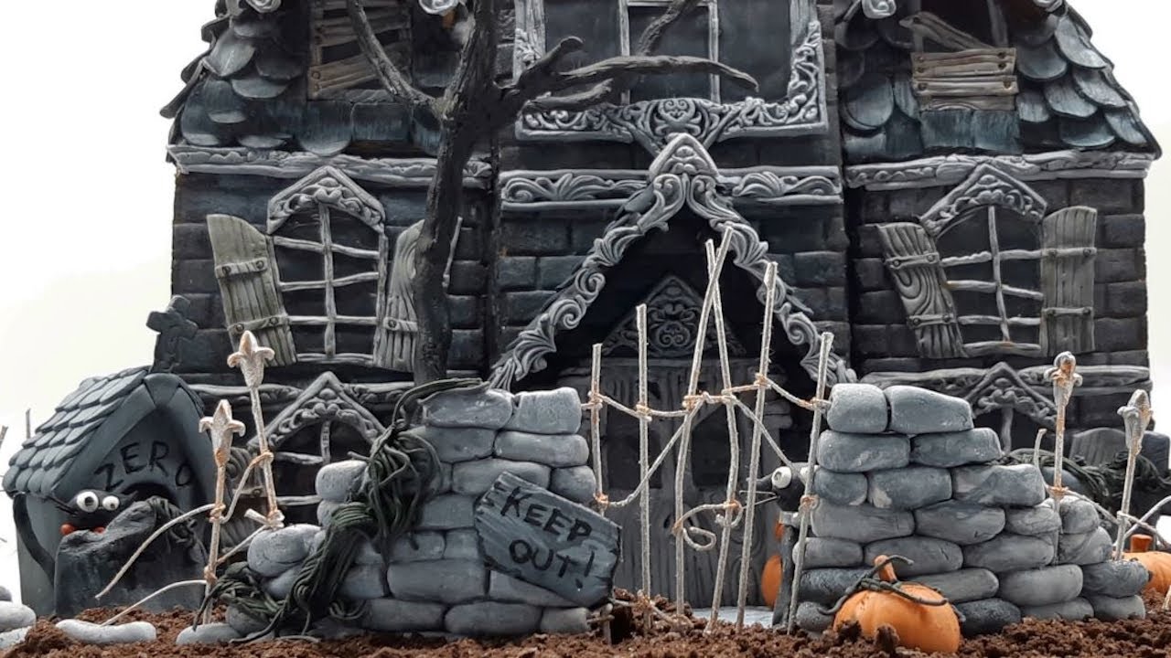 Halloween Gingerbread House [Haunted Mansion]