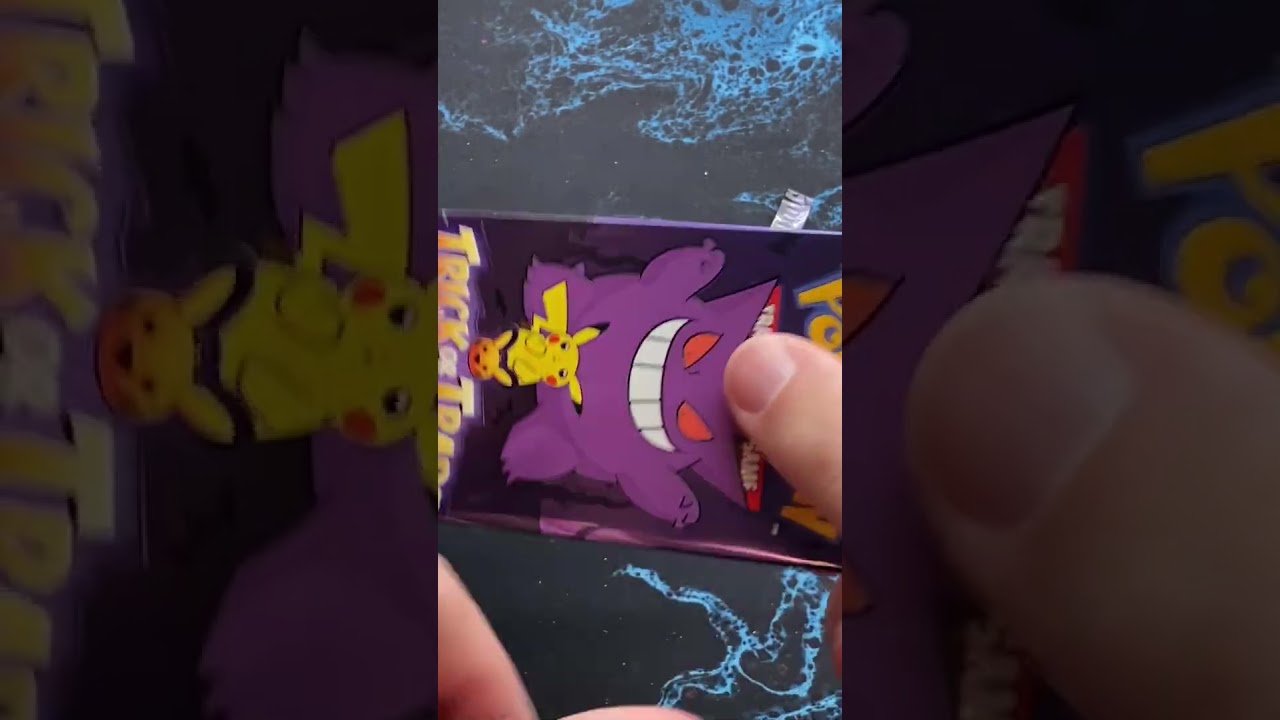 COSTUME GHOST! Pok&eacute;mon Halloween 2022 Trick or Treat Booster Pack Opening Day!!