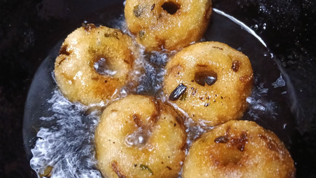Quick, Easy and Crispy suji ରେ ତିଆରି ବୋରା 😋🍲