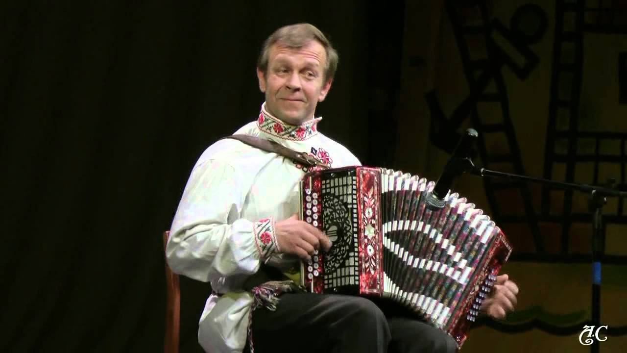 Гармонь.    Играет Владимир Голованов.