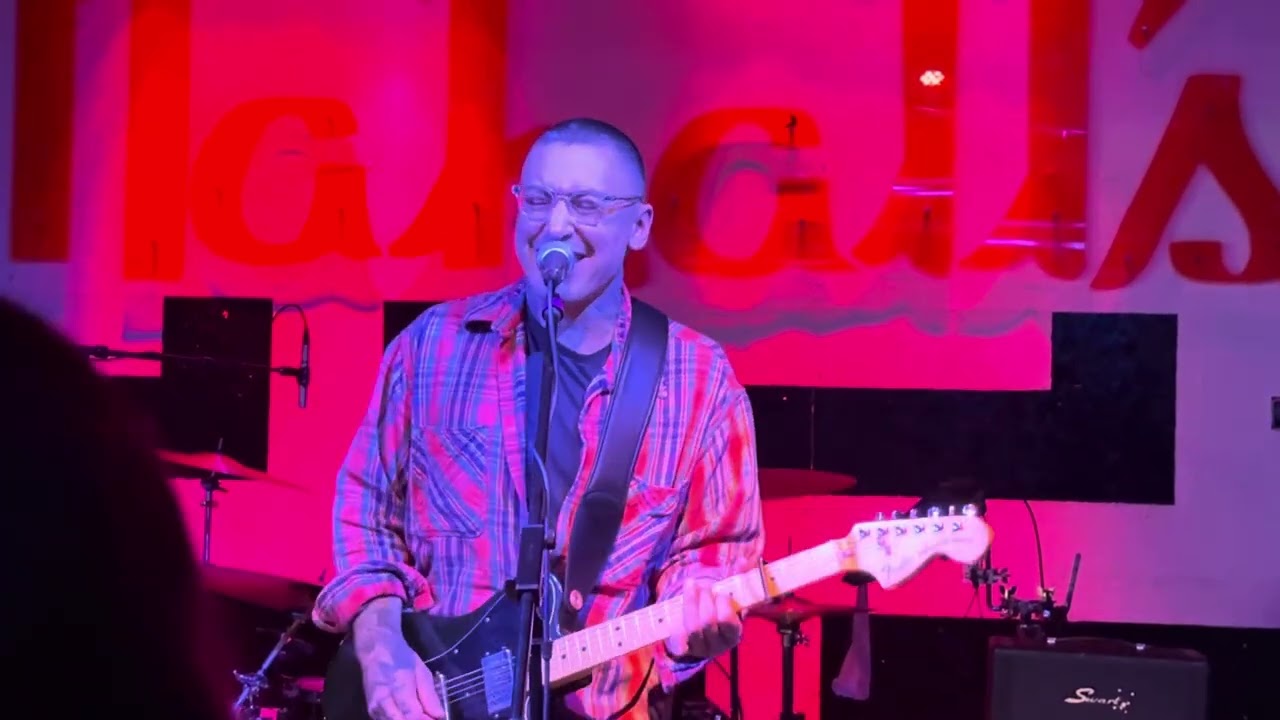 “Body” Noah Gundersen live at Mahall's 20 Lanes, Lakewood, Ohio 11/25/202