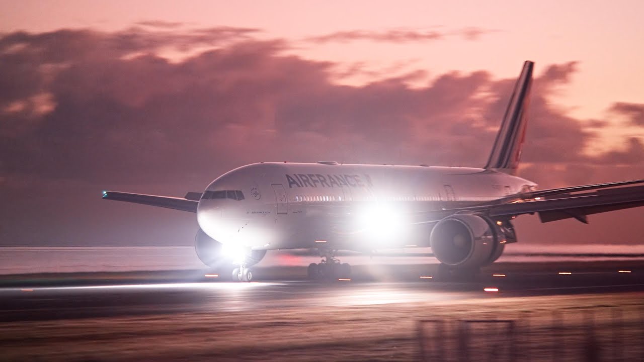 Air France (Boeing 777 F-GSPJ). Morning landing in Tahiti (NTAA). 07/01/2022