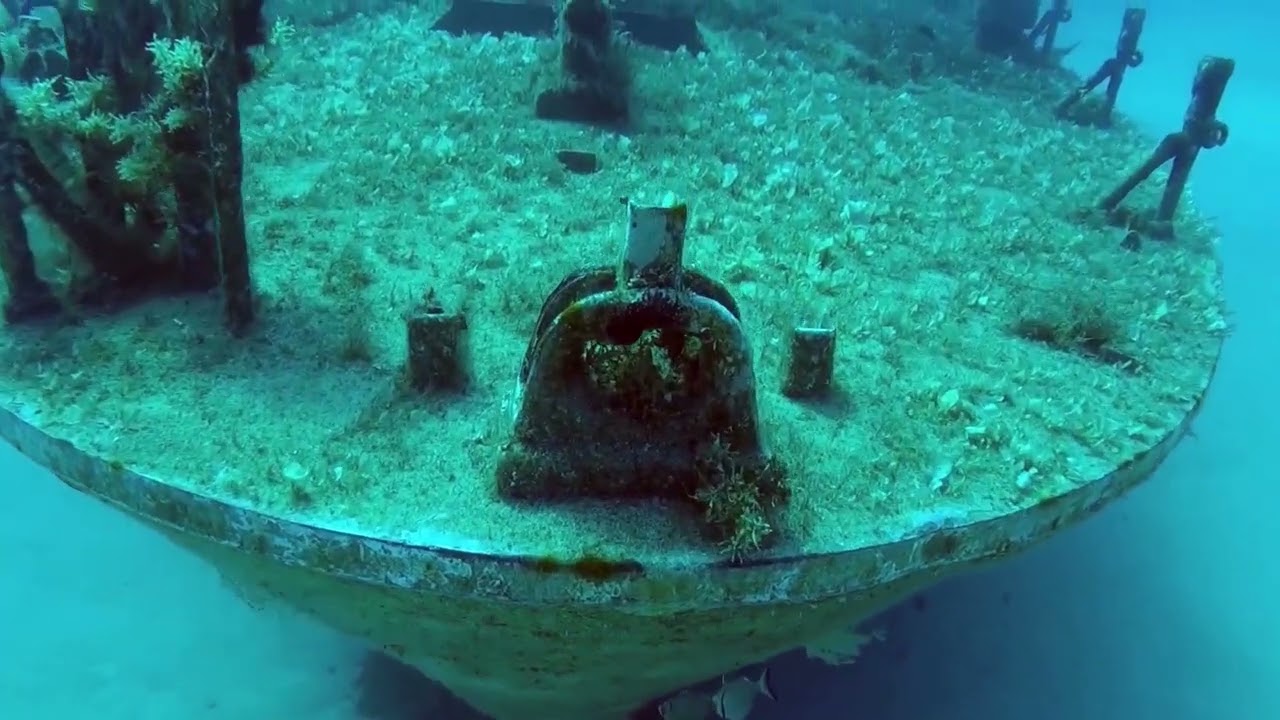 Diving in Gozo and Comino Island in the Mediterranean Sea with Extra Divers