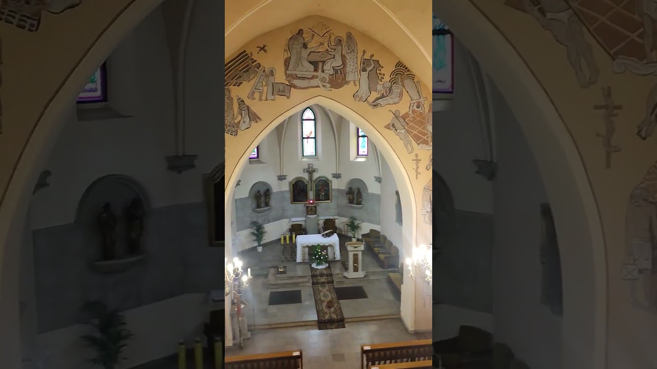Kosciół sw.Wawrzyńca Orzesze cz.7 - Chór z piaskowca z herbami i obraz dawnej patronki Kościółka.