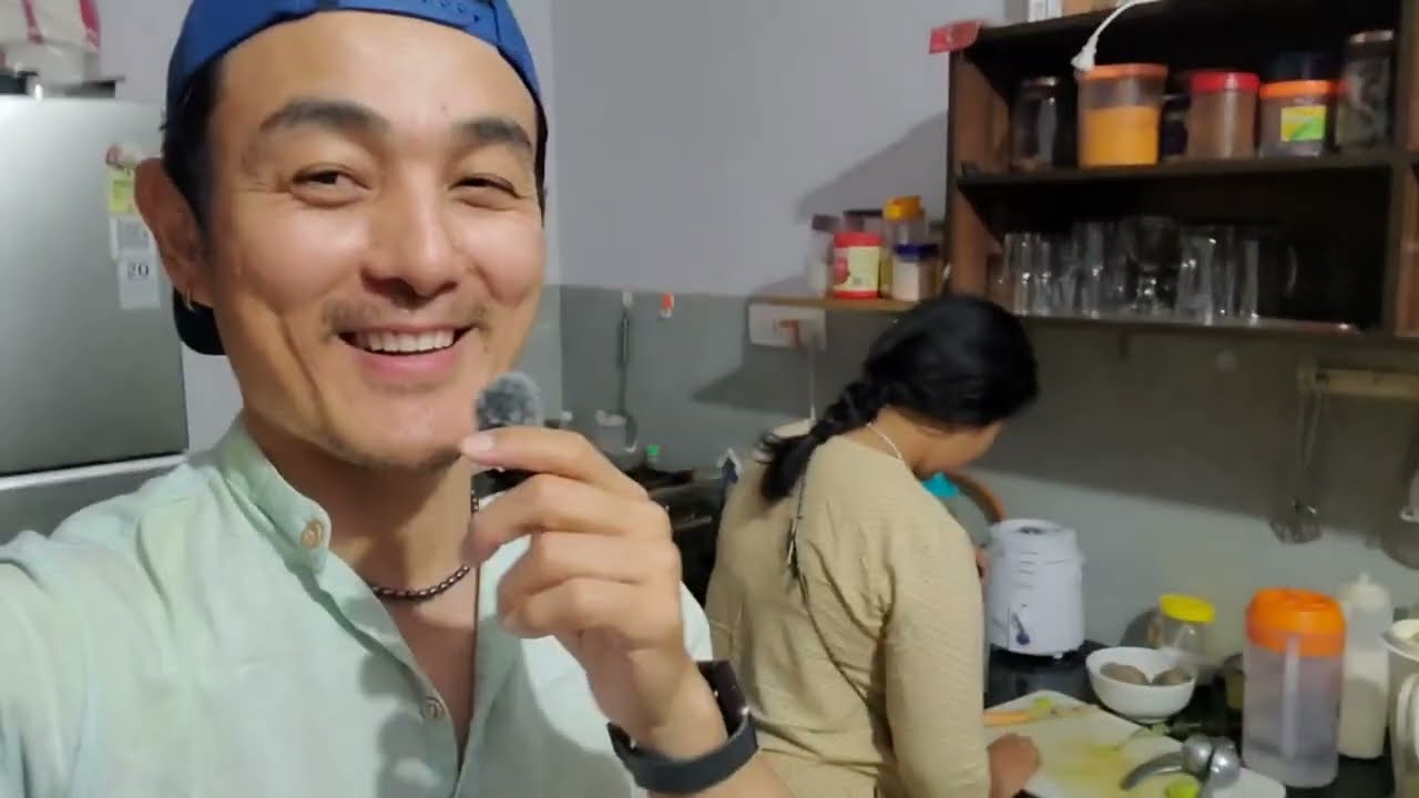 Suddenly choesang & trinley95 come to our cafe & shocked us 😲#tibetanvlogger 