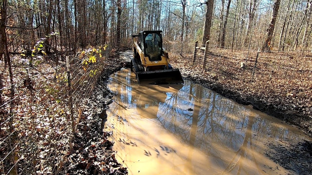 Bad Road! BAD, BAD ROAD!!! CAT 259D...