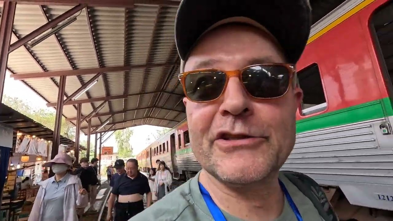 Tailandia Extrema: Mercados, Trenes - Mercado Ferroviario Maeklong - Bangkok, Tailandia #9