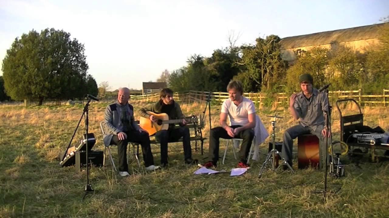 U2 - Beautiful Day (Tenth Electric Acoustic Cover - outdoors!)