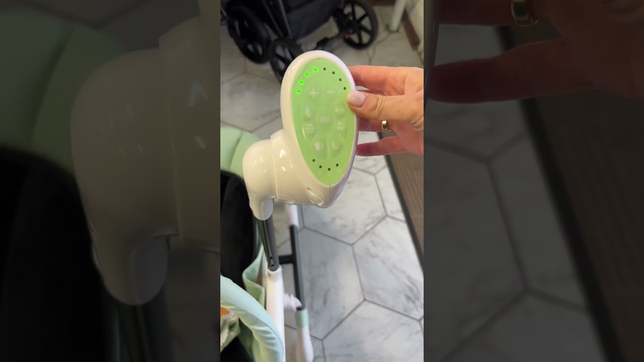 Огляд стільчика-заколихуючого центру Carrello Cascata від Baby Comfort