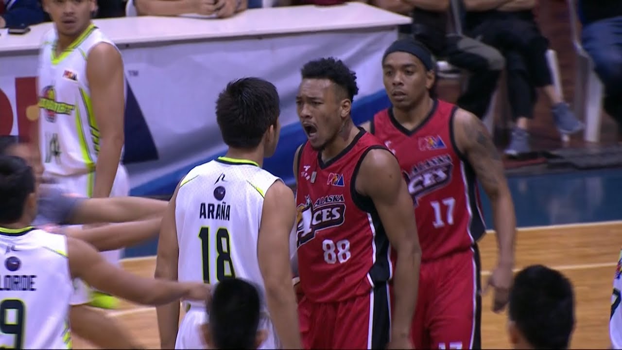 Abueva and Ara&ntilde;a exchange sweet nothings! | PBA Philippine Cup 2018