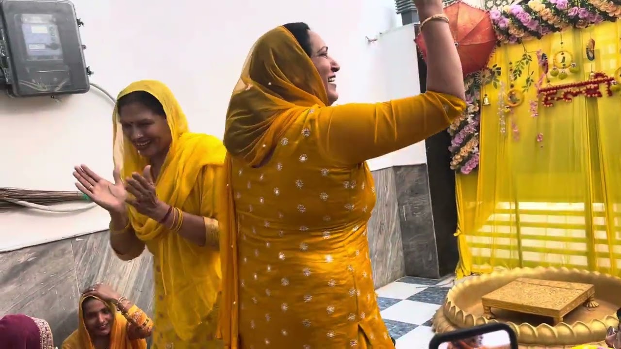 हे बन्ने की मम्मी कंजसी करनी छोड़ दे 💃💃अनीता का ग़ज़ब डांस 💃