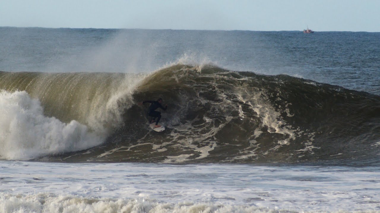 SUPERTUBOS | Winter Swell Shows Up | Raw Footage