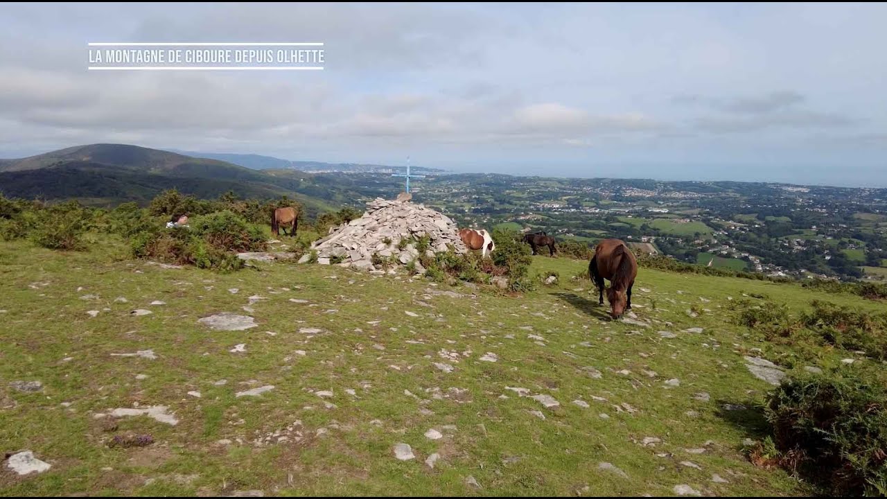 La Montagne de Ciboure depuis la chapelle d'Olhette