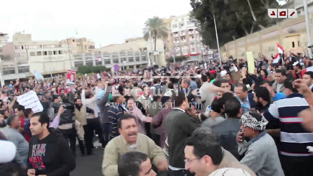 اشتباكات بين الاخوان والمعتصمين أمام قصر الاتحادية