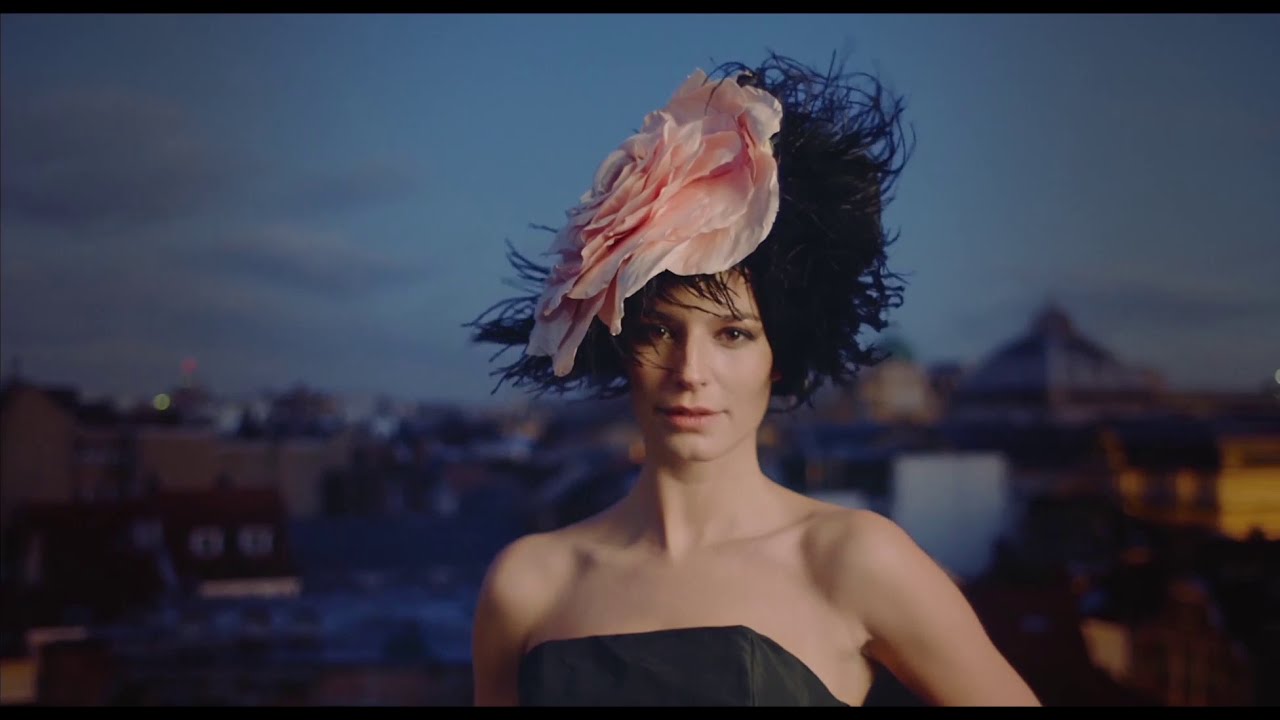 The elegant world's hat of Maison Fabienne Delvigne